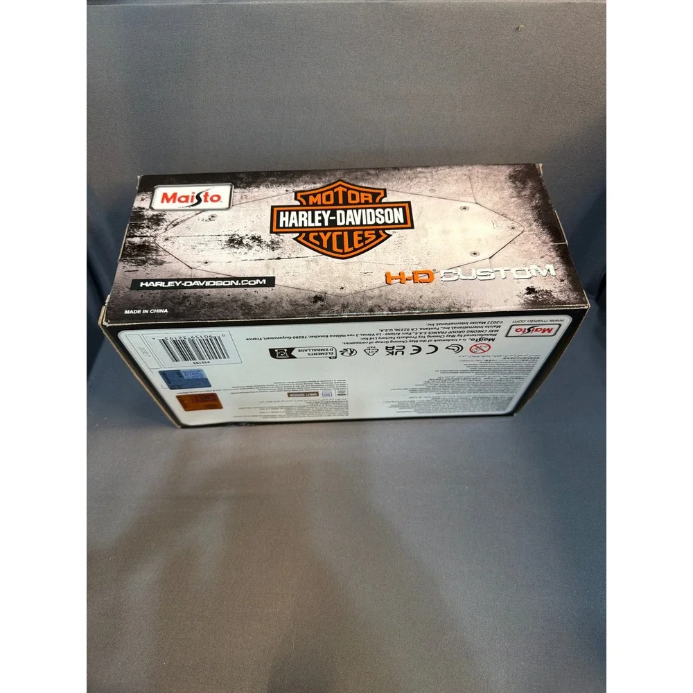 Maisto H-D Custom 1:24 1970 Corvette Die-Cast Harley-Davidson Black Orange 32193